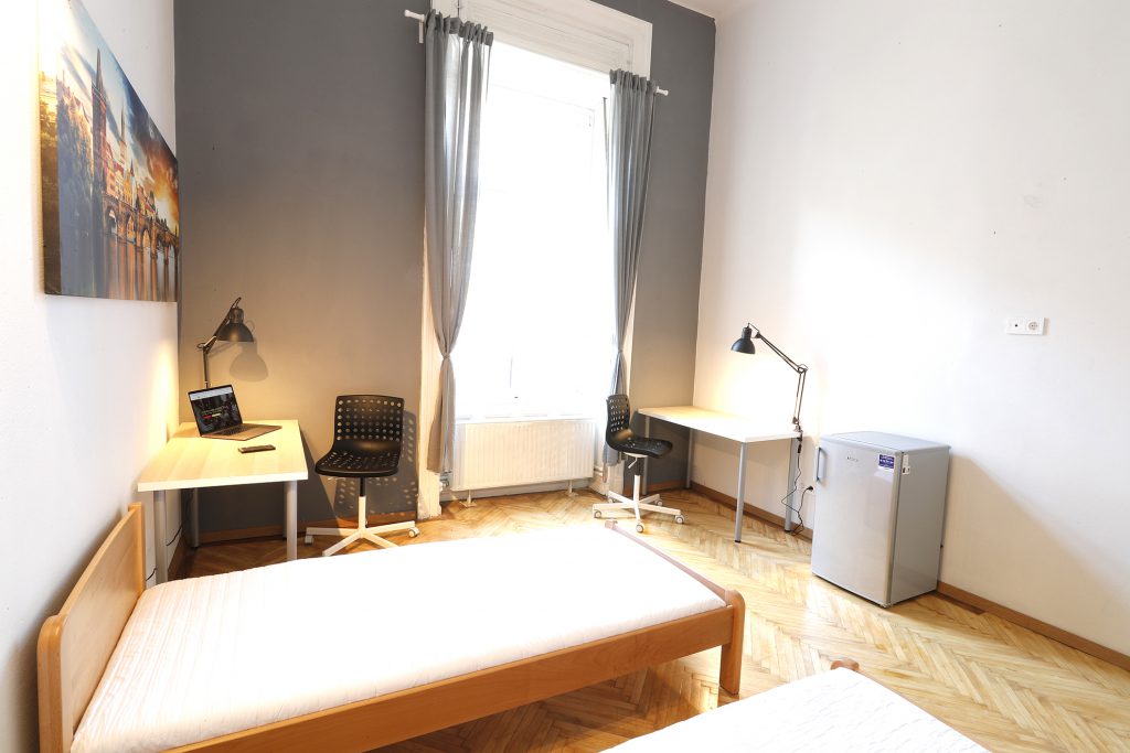 Student_Room_for_rent_in_Budapest_Prague_Room_small