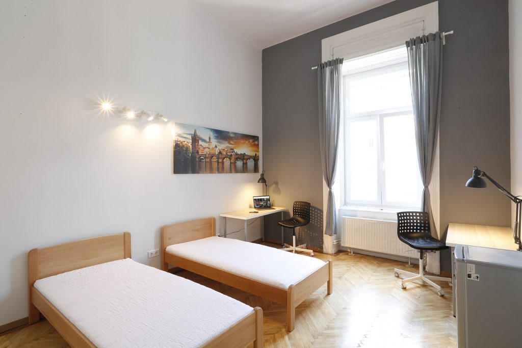 Student_Room_for_rent_in_Budapest_Prague_Room_small_2